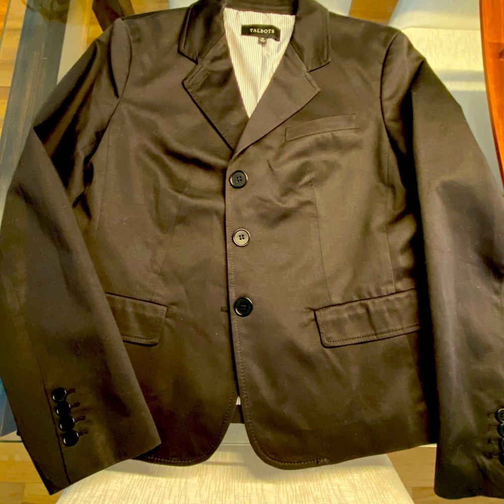 Great TALBOTS blazer size 10 too small for me never worn.